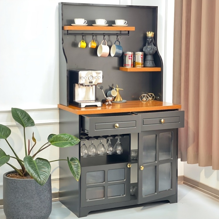 کافیبار با قفسههای باز یا بسته؟ کدام بهتر است؟