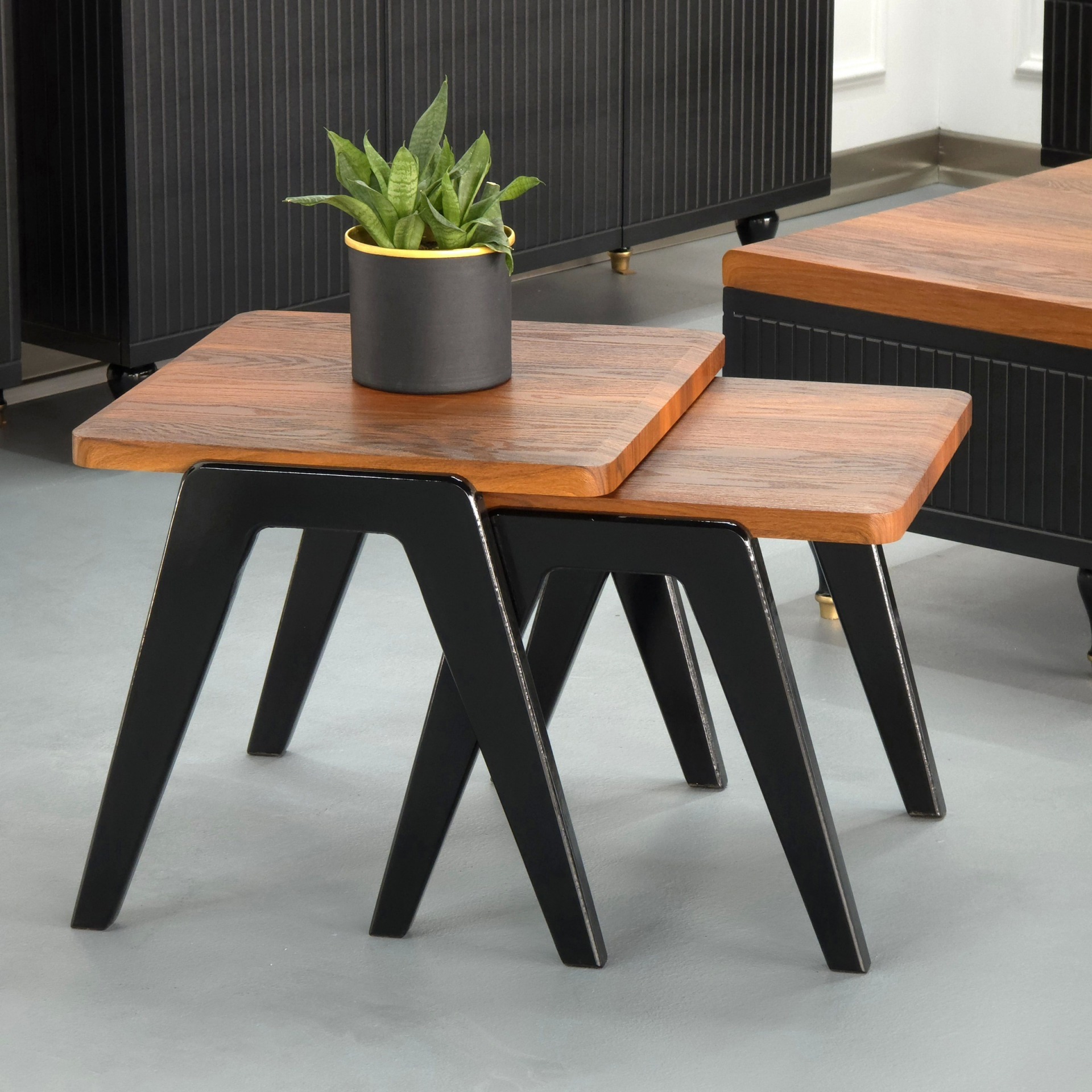 میزجلومبلی مدل دنیز